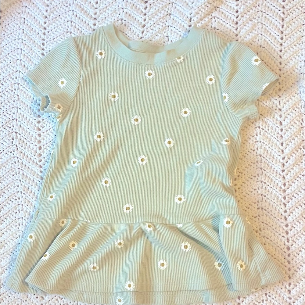 Cat & Jack daisy girls top with ruffle 5t